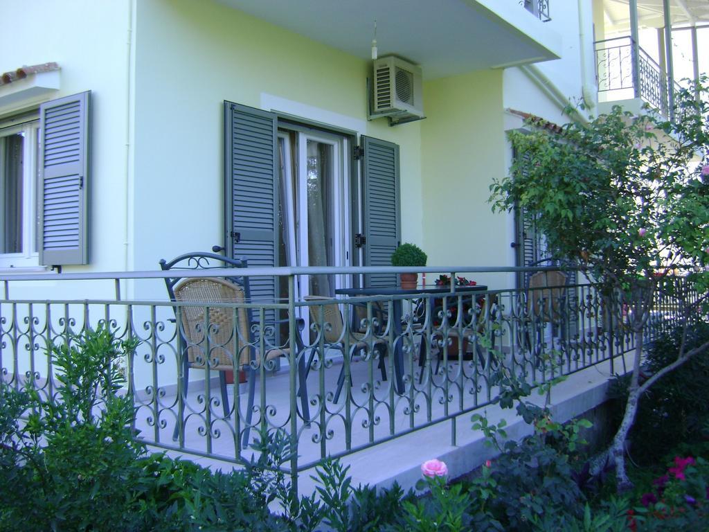 Vasso'S Studios Vasiliki  Luaran gambar