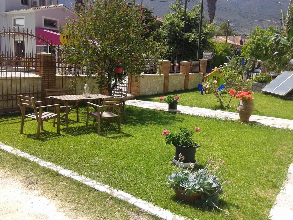 Vasso'S Studios Vasiliki  Luaran gambar